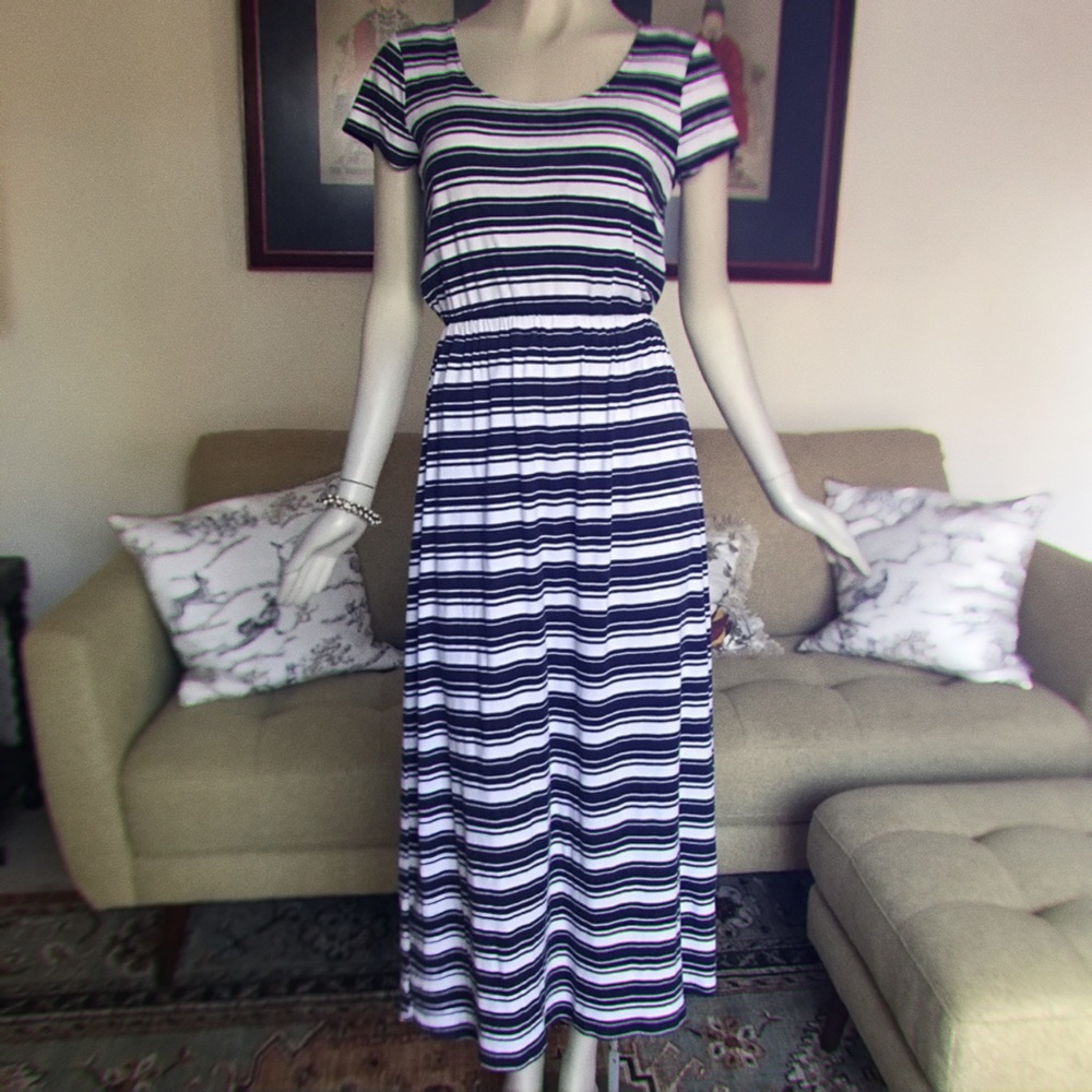 Daisy Fuentes Navy Striped Maxi Dress Medium